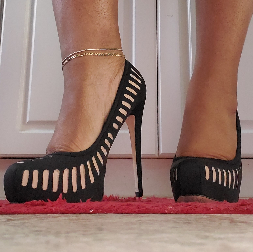 Show Stopper - Black & Cream
